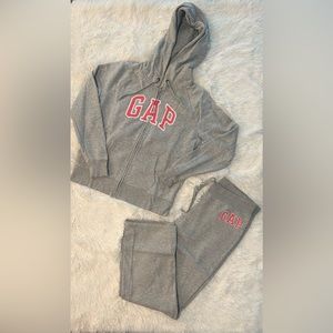 Gap sweatsuit hoodie and pants grey